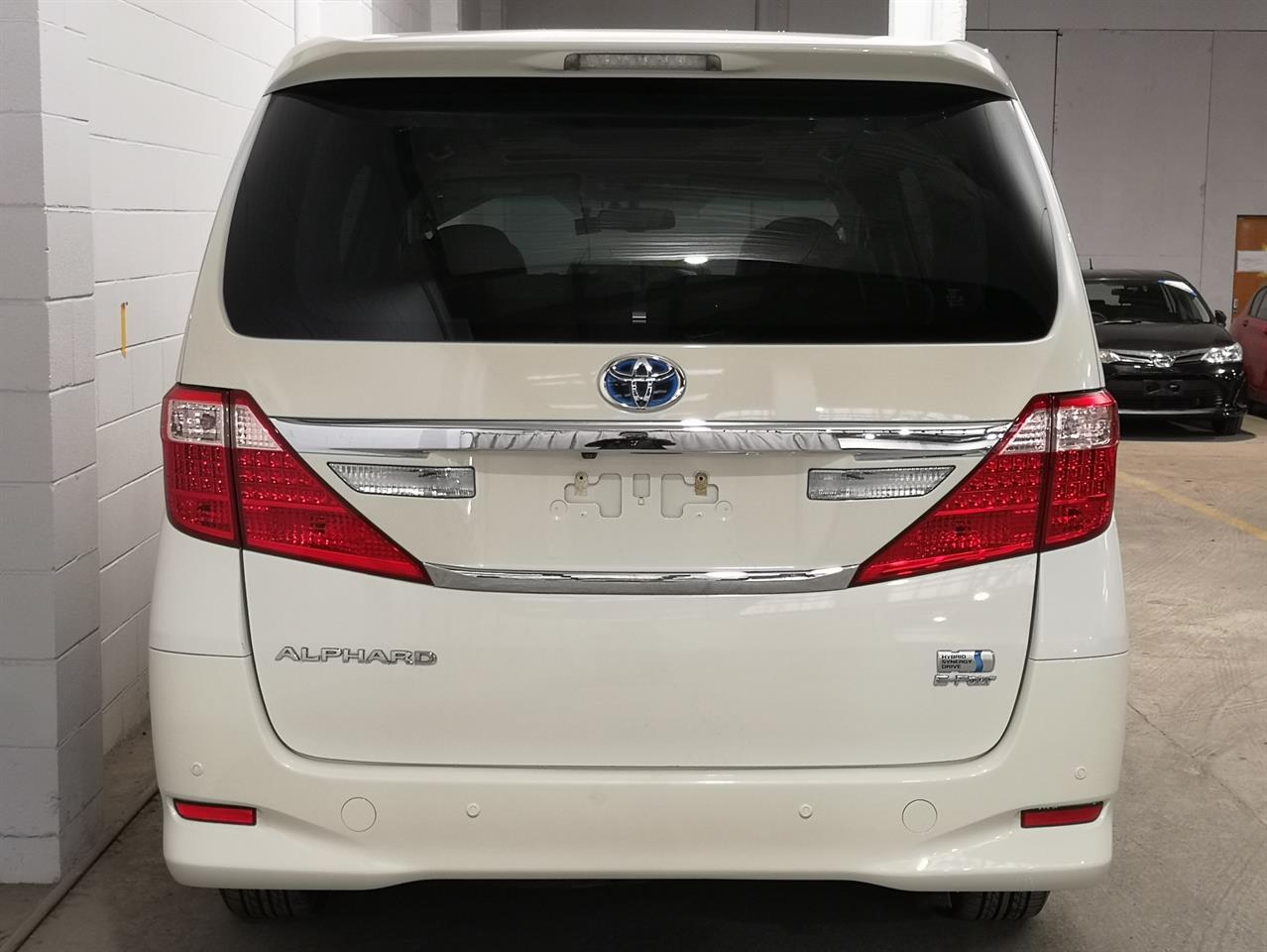 2012 Toyota Alphard
