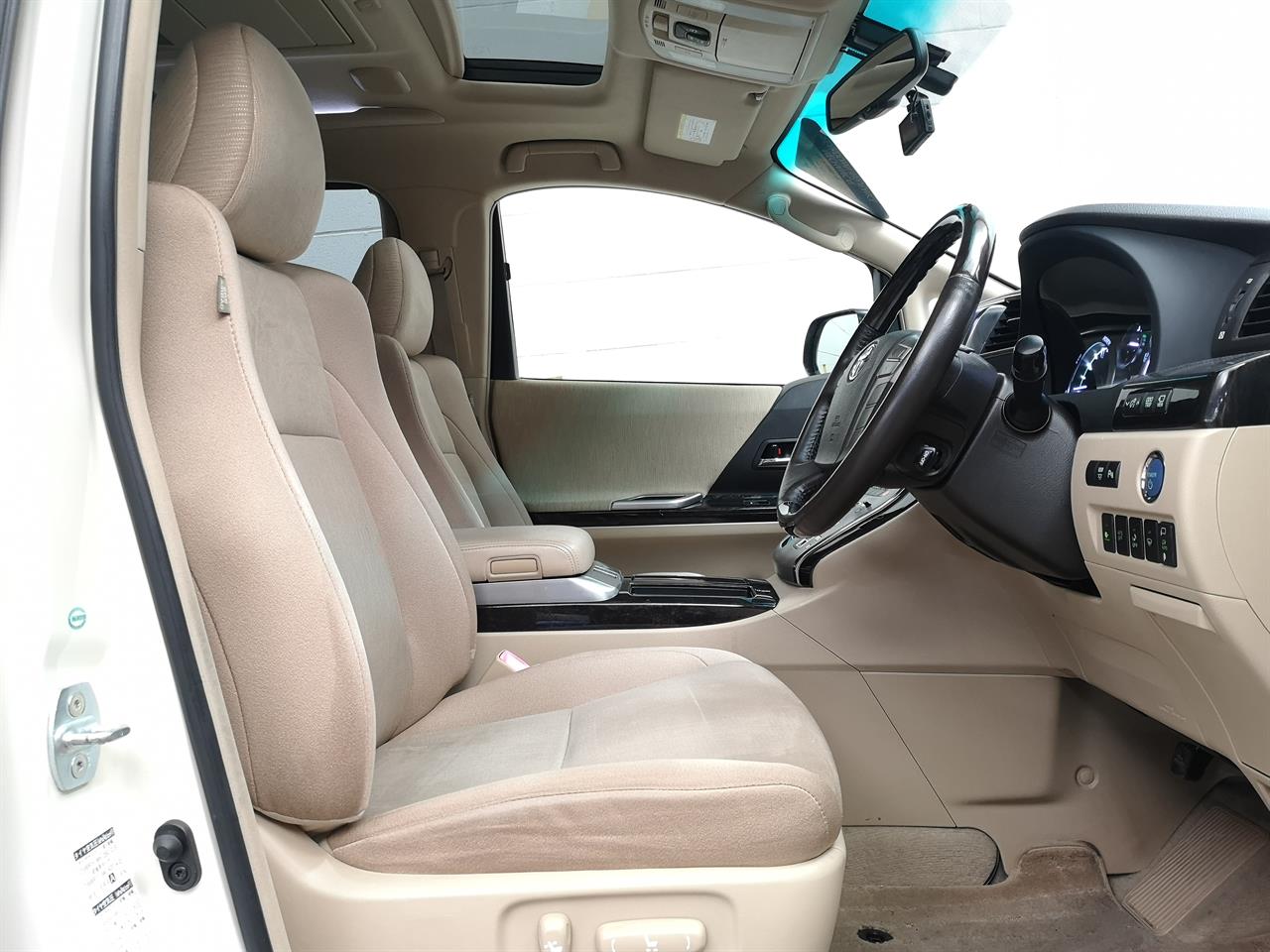 2012 Toyota Alphard