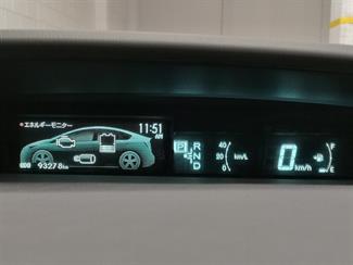 2014 Toyota Prius - Thumbnail