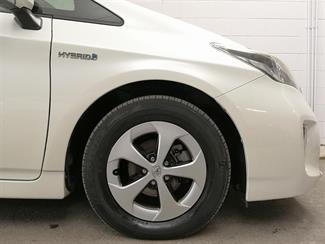 2014 Toyota Prius - Thumbnail