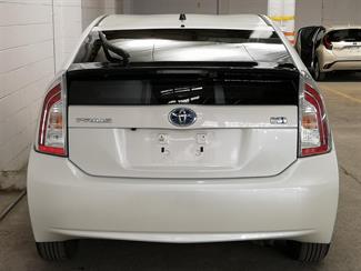 2014 Toyota Prius - Thumbnail