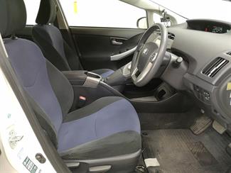 2014 Toyota Prius - Thumbnail