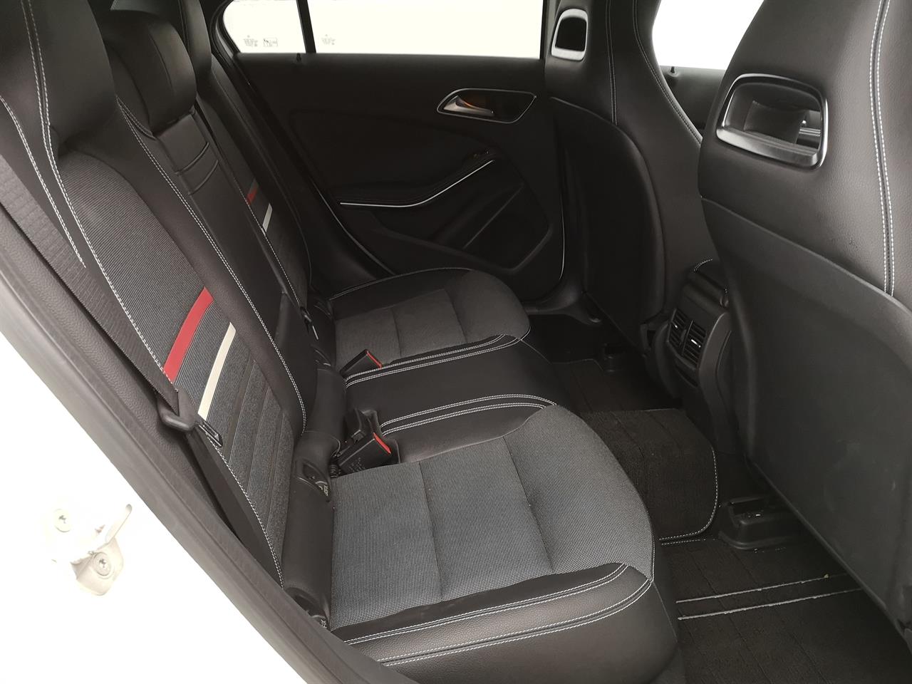 2015 Mercedes-Benz A180