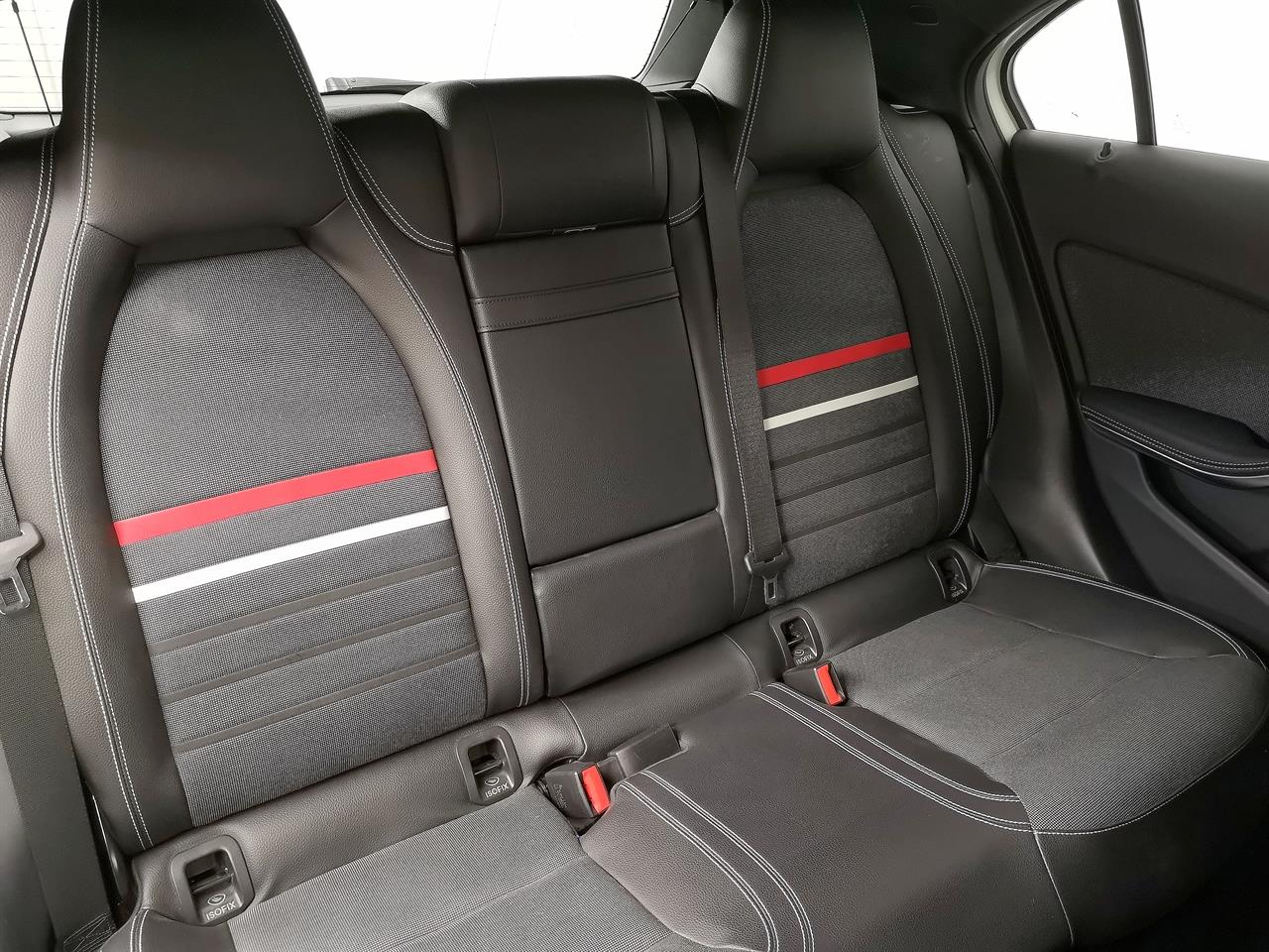 2015 Mercedes-Benz A180