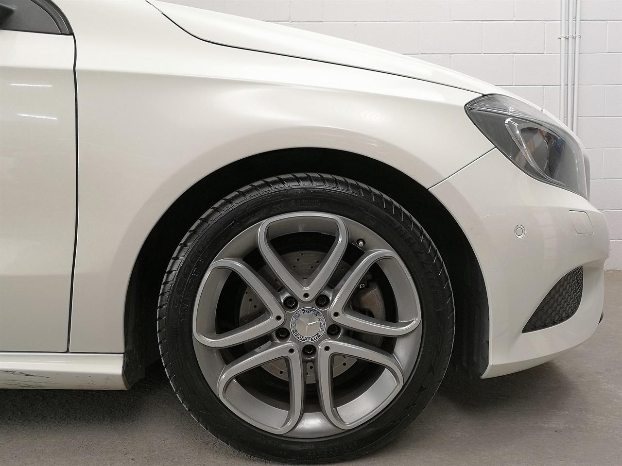 2015 Mercedes-Benz A180