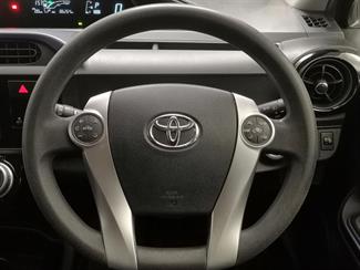 2016 Toyota Aqua - Thumbnail