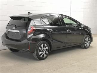 2021 Toyota Aqua - Thumbnail