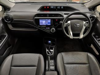2016 Toyota Aqua - Thumbnail