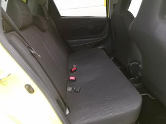 2017 Toyota Vitz - Thumbnail