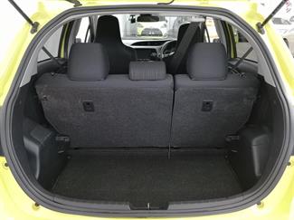 2017 Toyota Vitz - Thumbnail