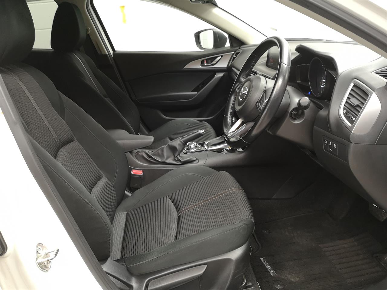 2018 Mazda Axela