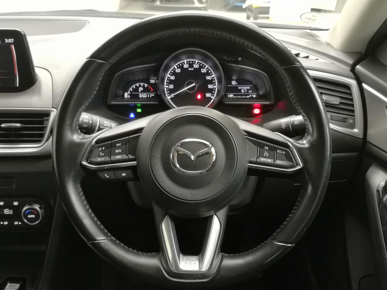 2018 Mazda Axela