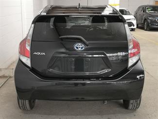 2015 Toyota Aqua - Thumbnail