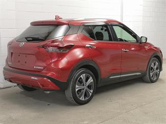 2021 Nissan Kicks - Thumbnail