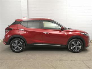 2021 Nissan Kicks - Thumbnail