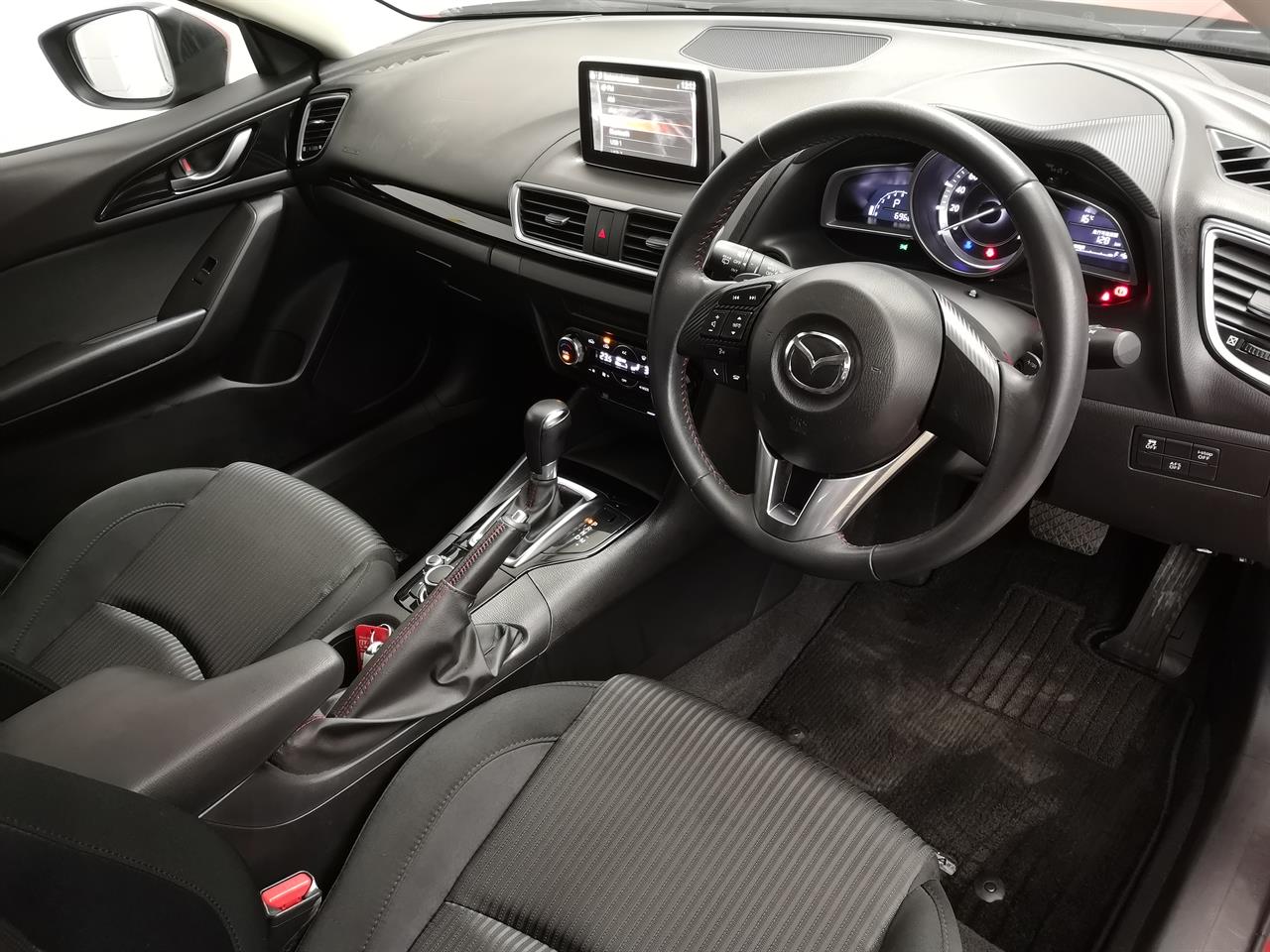 2014 Mazda Axela