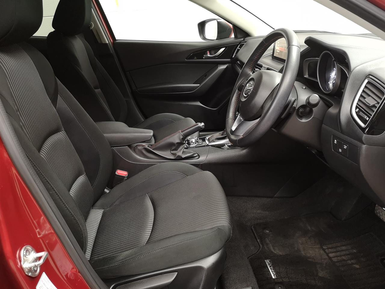 2014 Mazda Axela