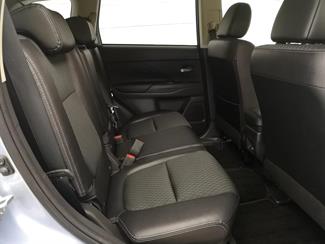 2013 Mitsubishi Outlander - Thumbnail