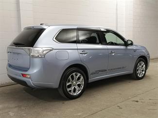 2013 Mitsubishi Outlander - Thumbnail