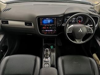 2013 Mitsubishi Outlander - Thumbnail