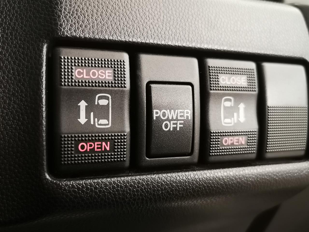 2013 Mazda Premacy