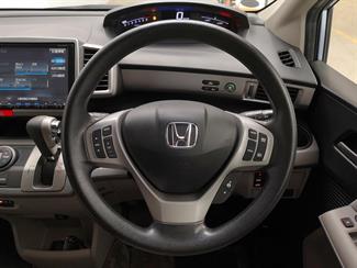 2013 Honda Freed - Thumbnail