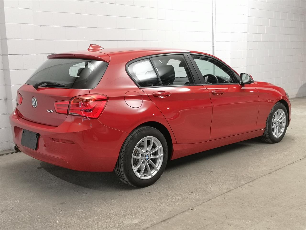2018 BMW 118I