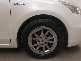 2014 Toyota Prius - Thumbnail