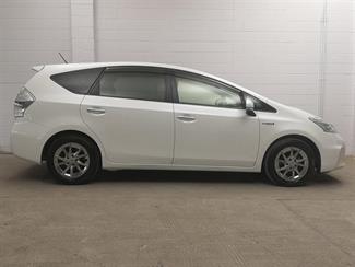 2014 Toyota Prius - Thumbnail