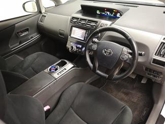 2014 Toyota Prius - Thumbnail