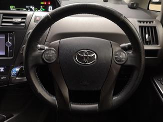 2014 Toyota Prius - Thumbnail