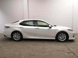 2017 Toyota Camry - Thumbnail