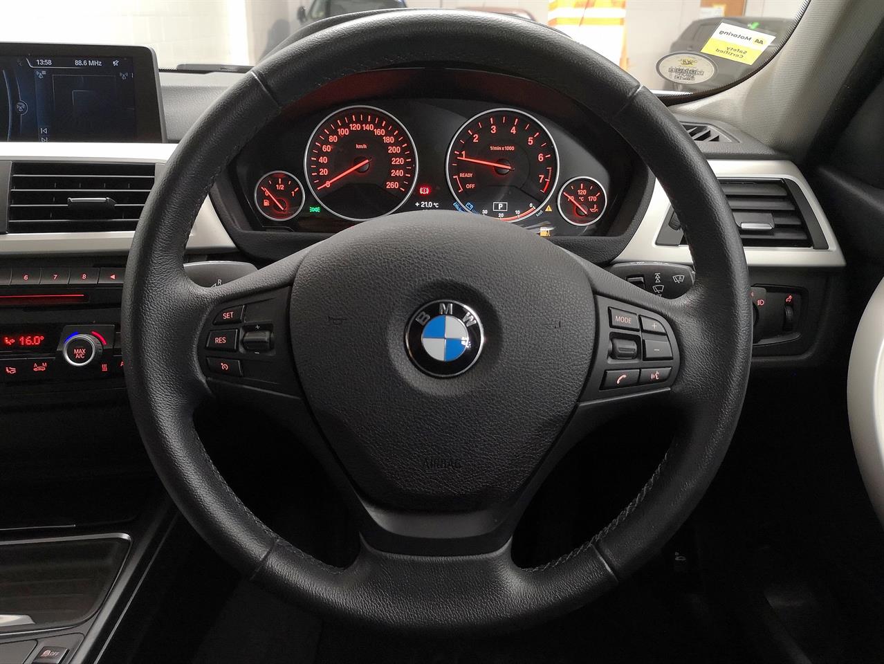 2014 BMW 320i