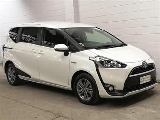 2017 Toyota Sienta - Thumbnail