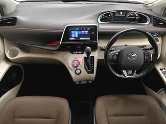 2017 Toyota Sienta - Thumbnail