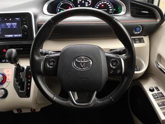 2017 Toyota Sienta - Thumbnail