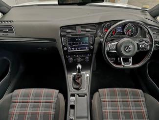 2014 Volkswagen Golf GTI - Thumbnail