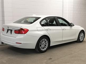 2012 BMW 320i - Thumbnail