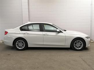 2012 BMW 320i - Thumbnail