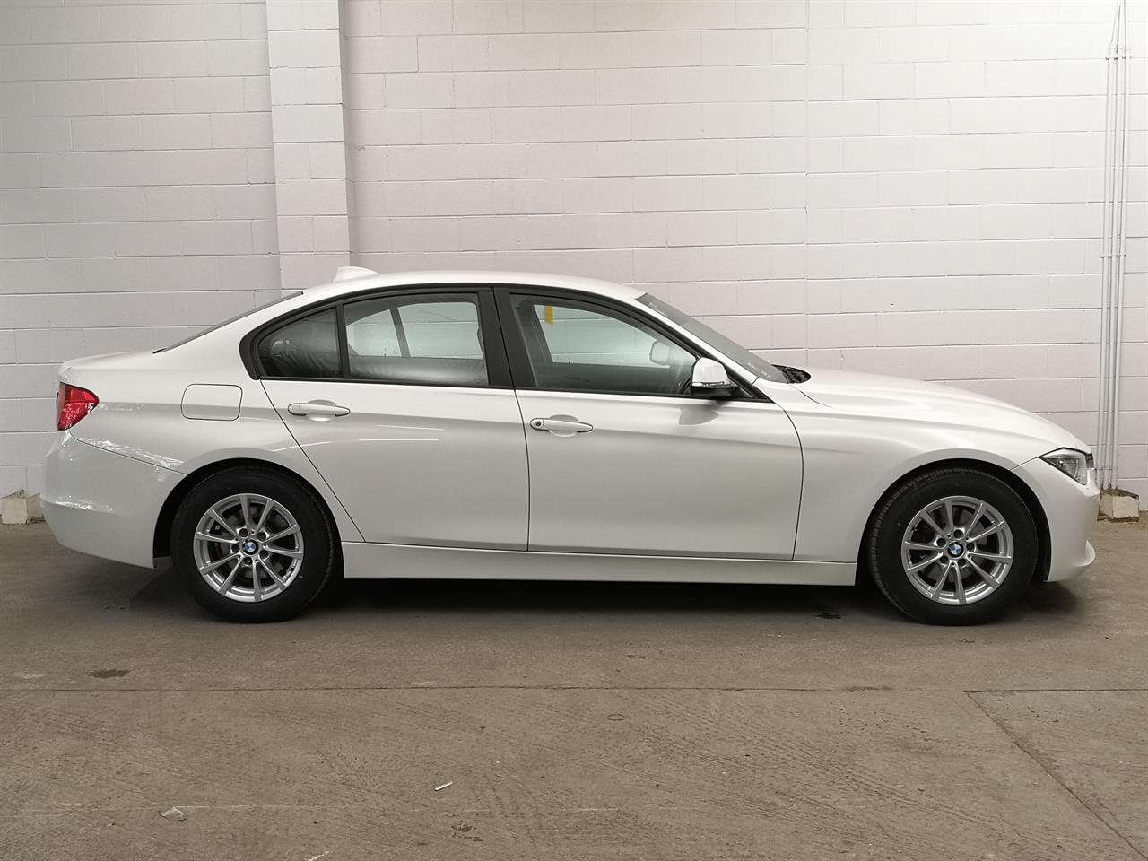 2012 BMW 320i
