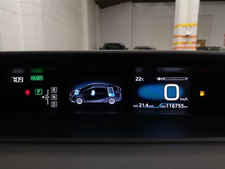 2016 Toyota Prius - Thumbnail
