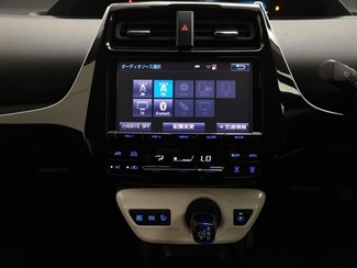 2016 Toyota Prius - Thumbnail